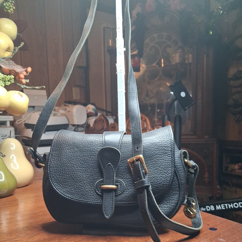 Vintage Dooney And Bourke Black Women’s Handbag AWL Crossbody Very Rare Find